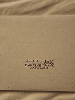 Pearl Jam Jones Beach August 25 2000 2 CD Live - Black Text on Cream